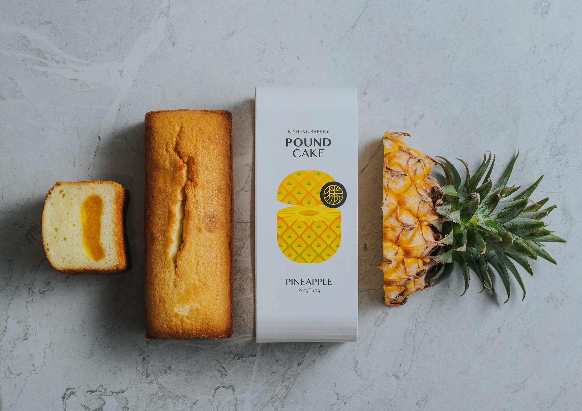 圖為亞大數媒系博班生賴岳興的「必勝麵包磅蛋糕包裝 (Bisheng Bakery Pound Cake Packaging)」作品，勇奪「2024德國iF獎」專業組設計獎。