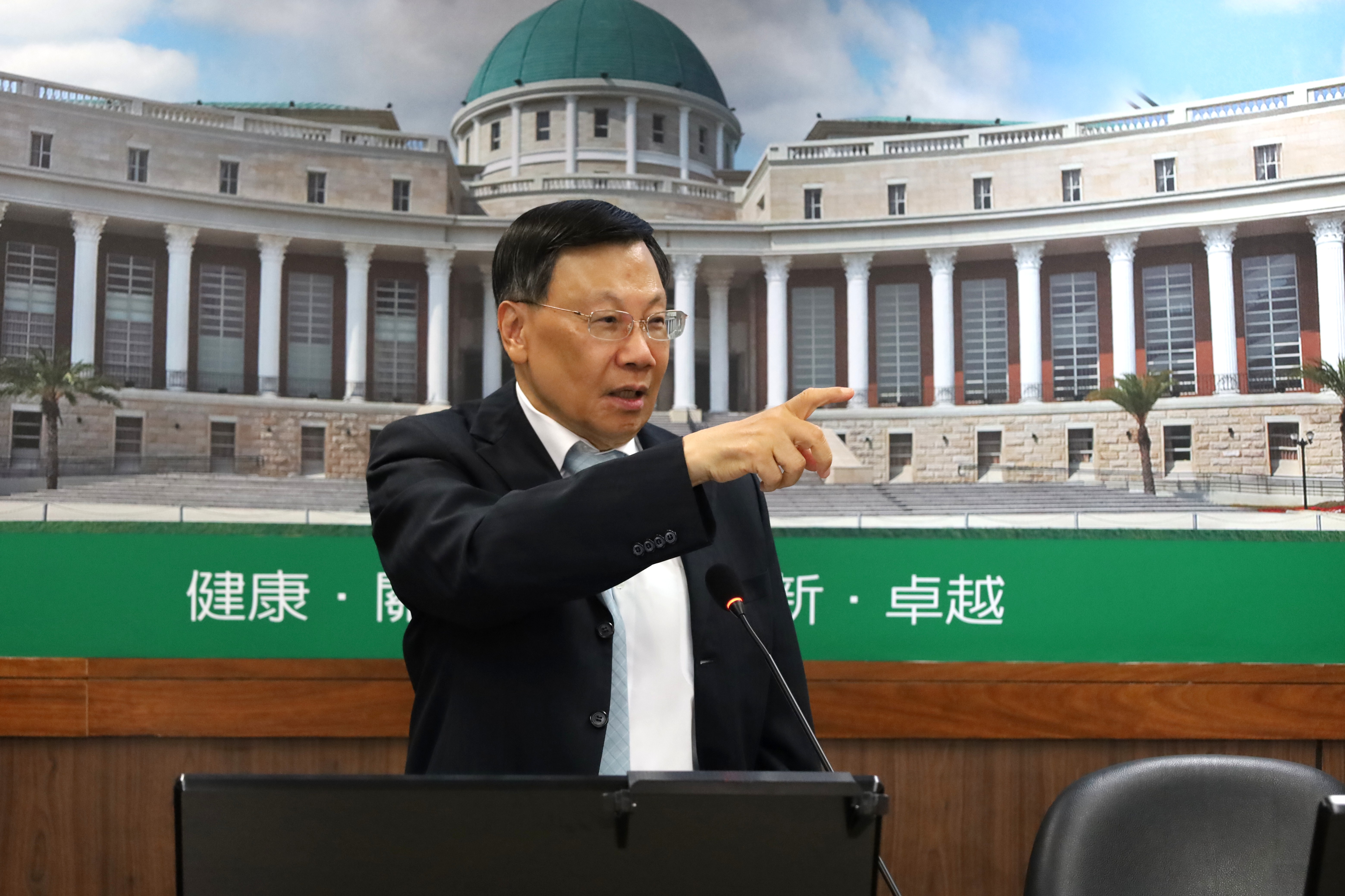亞大校長蔡進發表示，培育人才要靠學校、企業同步合作。